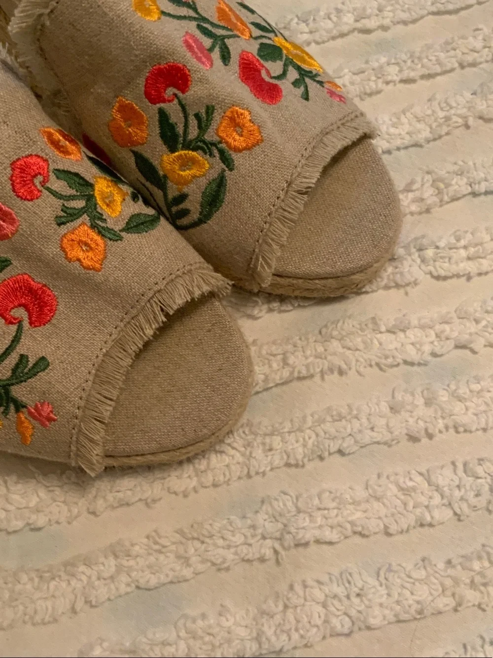 LAUREN Ralph Lauren Beige Embroidered Espadrille Wedge Slides 8.5